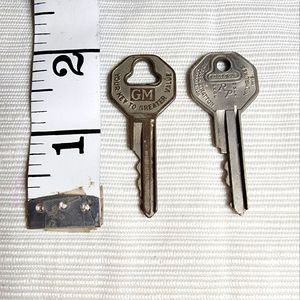 Vintage Briggs & Stratton /GM Keys
